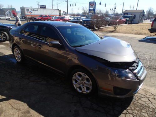 2011 ford fusion se, non salvage, runs and drives, wrecked