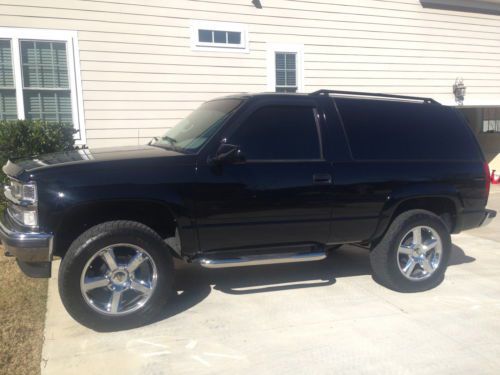 1995 chevrolet tahoe lt sport utility 2-door 5.7l no reserve bid to win it