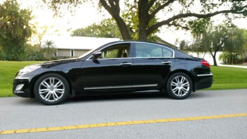2012 hyundai genesis 4.6l premium sedan 4-door   13,875 original miles/1 owner