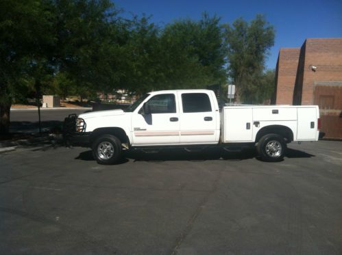 4wd,  stahl utiltity bed, hd bumpers &amp; headache racktowing pkg b&amp;w hitch