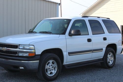 2004 chevrolet tahoe ***leather****3 row**********non smoker *******must see!!!!