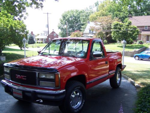 Sell used 1990 GMC Sierra SLE K1500 Stepside Pick-up 4 X 4 in York