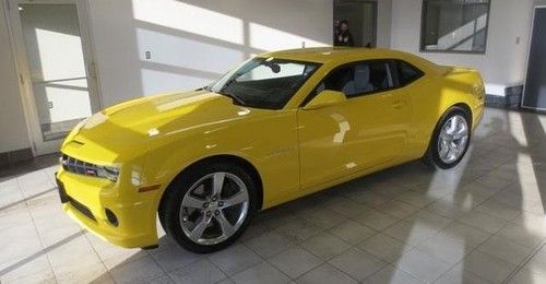 We finance 2011 rally yellow camaro ss 2dr 8k miles super clean low reserve