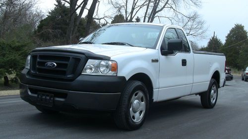 2006 ford f150  xlt  v6  4.2lv    extremely low mileage   *** great truck ***