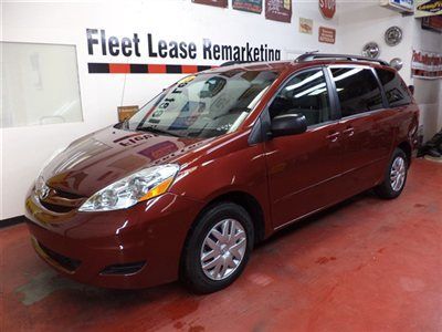 No reserve 2010 toyota sienna le, 1 owner off corp.lease