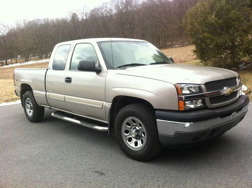 2005 chevrolet silverado ls extended cab 4x4 v8 only 3600 miles!