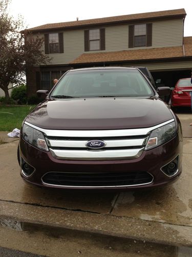 2011 ford fusion sel 4-door 2.5l. extremely clean spotless interior. no reserve