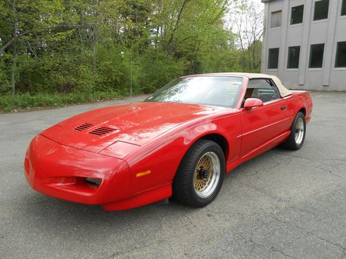 Mint condition 1991 pontiac trans am with low low miles!