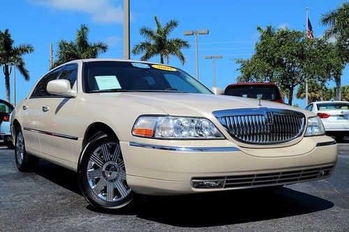 03 town car cartier, low miles, very clean! free shipping!