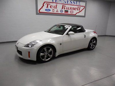 Clean 2006 nissan 350 touring roadster in winter frost pearl auto leather bose
