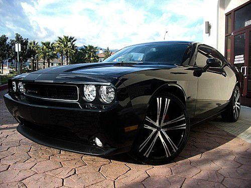 Dodge challenger 3.6 liter 292hp 2012 black 22" wheels &amp; tires 12 custom look