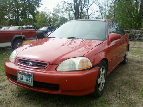 Honda: 1998 red civic