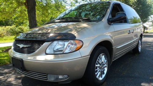 No reserve auction! highest bidder wins! check out this loaded, clean minivan!
