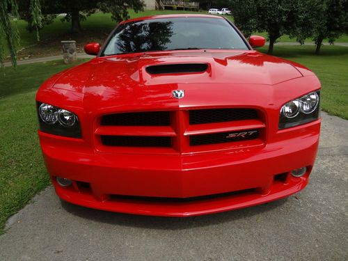 2007 dodge charger srt8 sedan 4-door 6.1l 1 owner 8600 miles!!!!! flawless nr!!