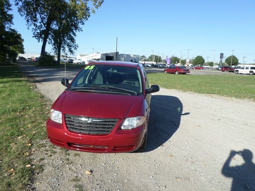 2005 chrysler town and country van