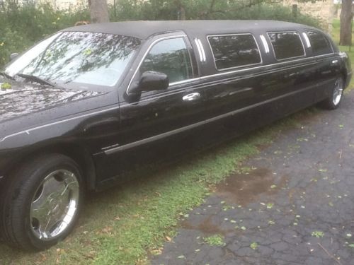 Black lincoln limousine