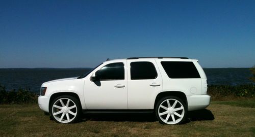 Tahoe , 26 inch rims, custom,white,ltz,chevy,chevrolet,chevy donk, donk, buy no