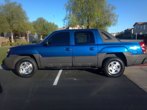 Blue 2004 chevrolet avalanche 1500 z66 crew cab pickup 4-door 5.3l 2wd