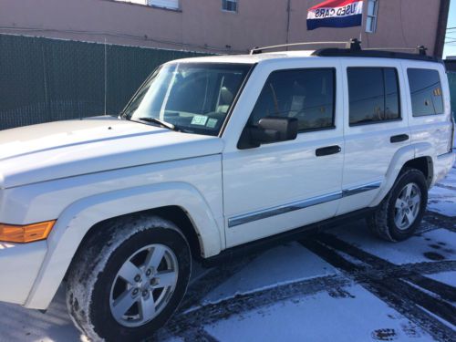 2006 jeep commander leather, factory navigation, keyless entry,6 disc cd