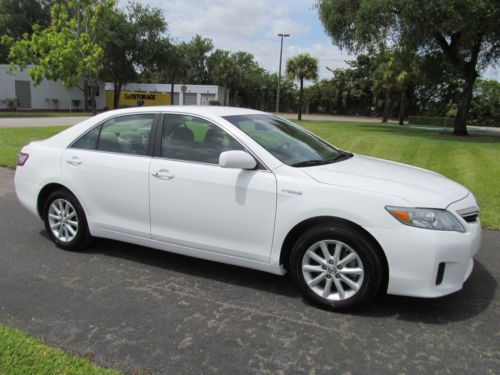 *only 37k miles*  -hybrid-  2010 camry  -  accident free - just serviced - cheap