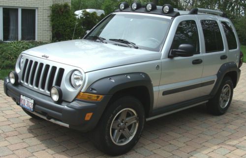 2006 jeep liberty renegade 4x4 4wd 3.7 liter 4-door suv extra clean runs perfect