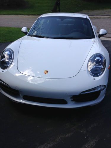 White 2012 carrera s coupe (new 991)  2000 miles mint condition nav pdk sun roof
