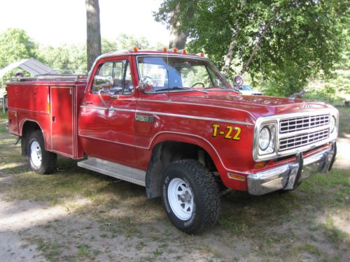 1979 dodge ram 150 power wagon 4x4 v8 fire truck  29,800 original miles