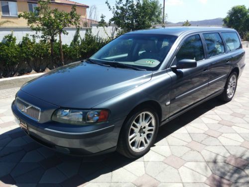 2004 volvo v70 2.5t wagon 4-door 2.5l