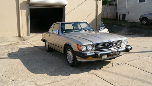 1986 mercedes 560sl in great shape only $ 5995.00 today