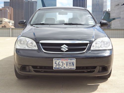 2007 suzuki forenza clean inside and out clear title and carfax everything works