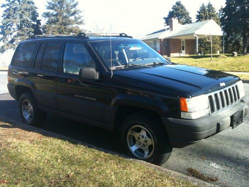 96 jeep grand cherokee laredo. just pa inspected. runs great. no reserve auction