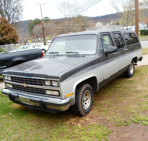 1991  chevy  silverado  suburban  1500   9 passenger  clean  no  rust
