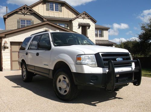 Ford expedition xlt 4x4 new all terrain tires.