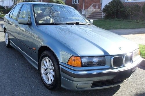 1998 bmw 318i base sedan 4-door 1.9l  ** no reserve**