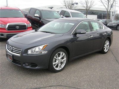 2012 maxima sv with prem tech package, navigation, pano roof, 9994 miles