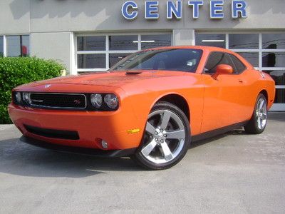 One owner 09 dodge challenger r/t hemi power leather sunroof navigation auto