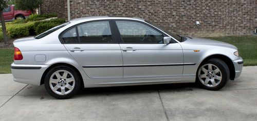 2002 bmw 325i base sedan 4-door 2.5l