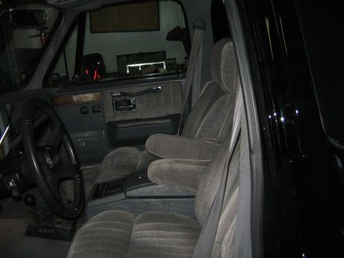 Used Cars For Sale In Oklahoma >> Buy used 1989 Twister Movie Suburban in Tecumseh, Oklahoma ... Used Cars For Sale In Oklahoma >> Buy used 1989 Twister Movie Suburban in Tecumseh, Oklahoma ...