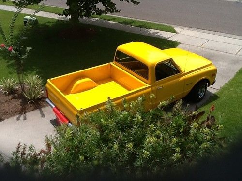 Velocity yellow 400 smallblock turbo 400 trans. ididit steering column