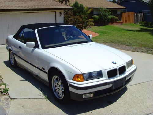 1995 bmw 325i base convertible 2-door 2.5l