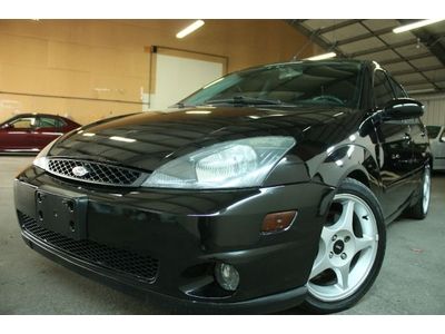 Ford focus svt hatchback 03 6-speed roof/6cd/heat-seats xtra clean! no reserve!!
