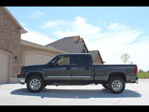 04 chevy silverado 2500 crew cab, 2 wheel drive jvc cd player viper alarm nitto