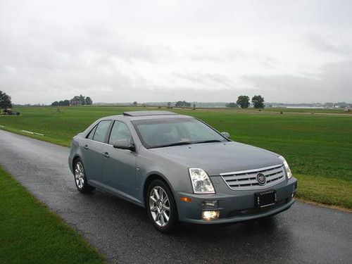 2007 cadillac sts awd - only 35k miles!!! 18" wheels!!! nav!!! loaded!!!