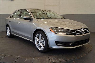 2014 vw passat tdi se w/sunroof-one owner-clean carfax-like new-only 6000 miles