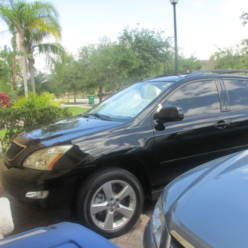 Black 04 lexus rx330 leather seats. good condition, looks good &amp; drives well
