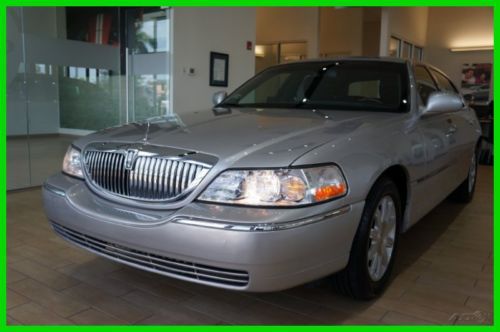 Certified pre owned 2011 linclon town car signature limited automatic sedan