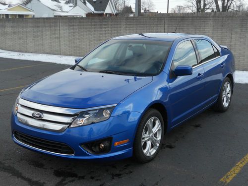 2012 ford fusion se, 10k looks and drives like new