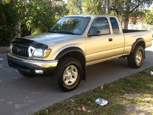 2003 toyota tacoma prerunner 4x4 / 4 cyl / 5 speed / original owner