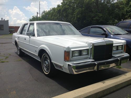 1989 lincoln town car - beautiful shape!!!! very rare