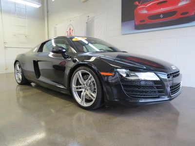 R8 4.2 manual 6speed, quattro awd all leather premium package bang olusfsen